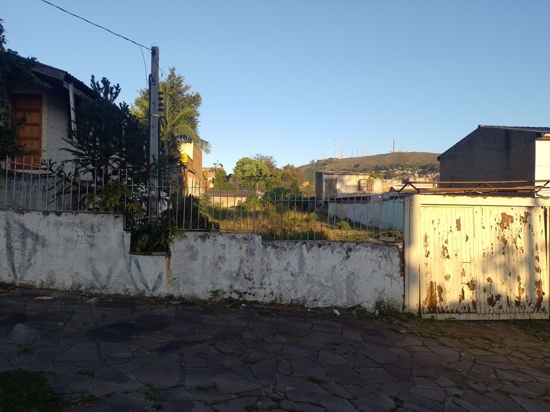 Terreno com 682m² no bairro Partenon em Porto Alegre para Comprar