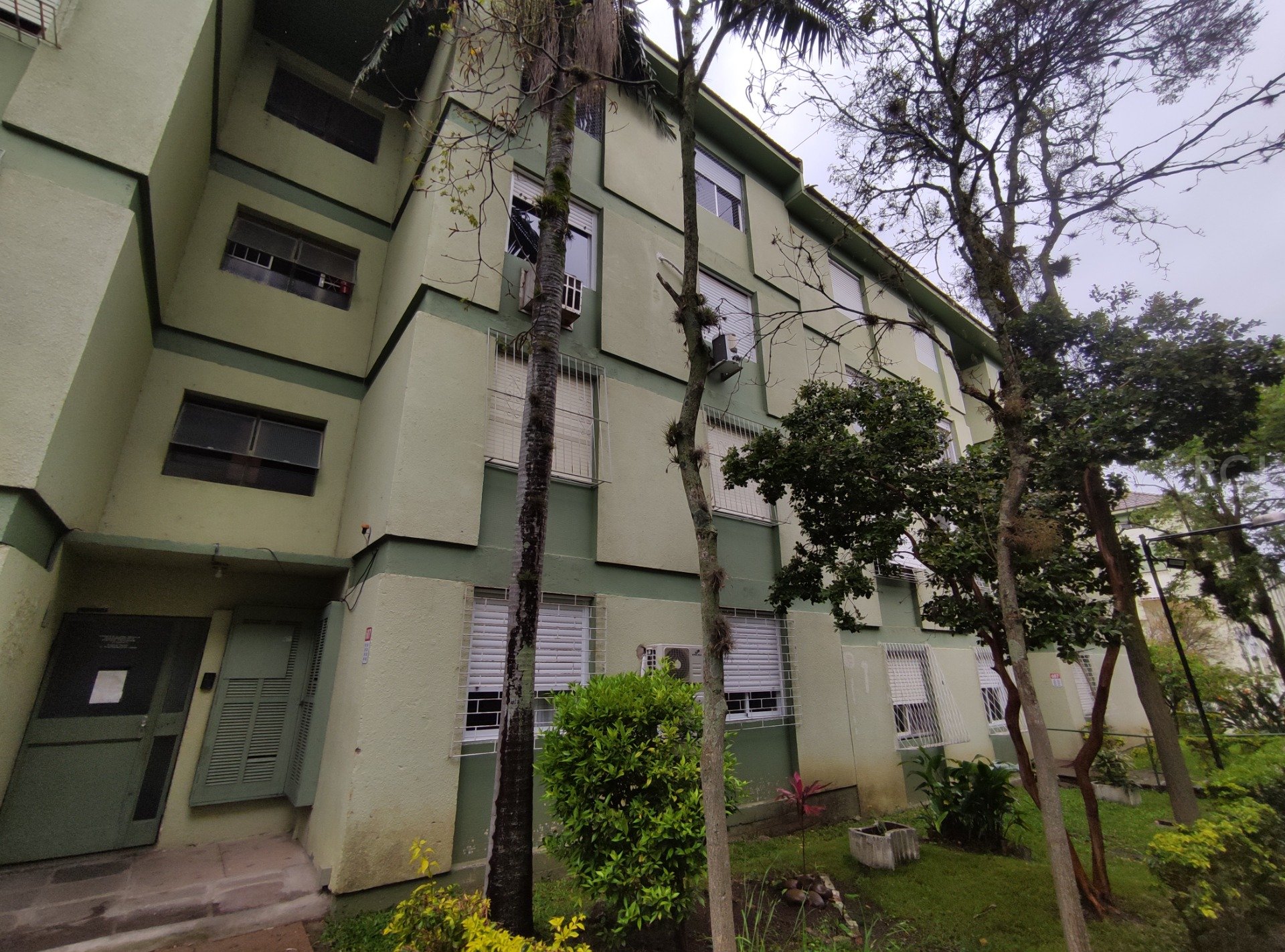 Apartamento com 45m², 2 dormitórios no bairro Cristal em Porto Alegre para Comprar