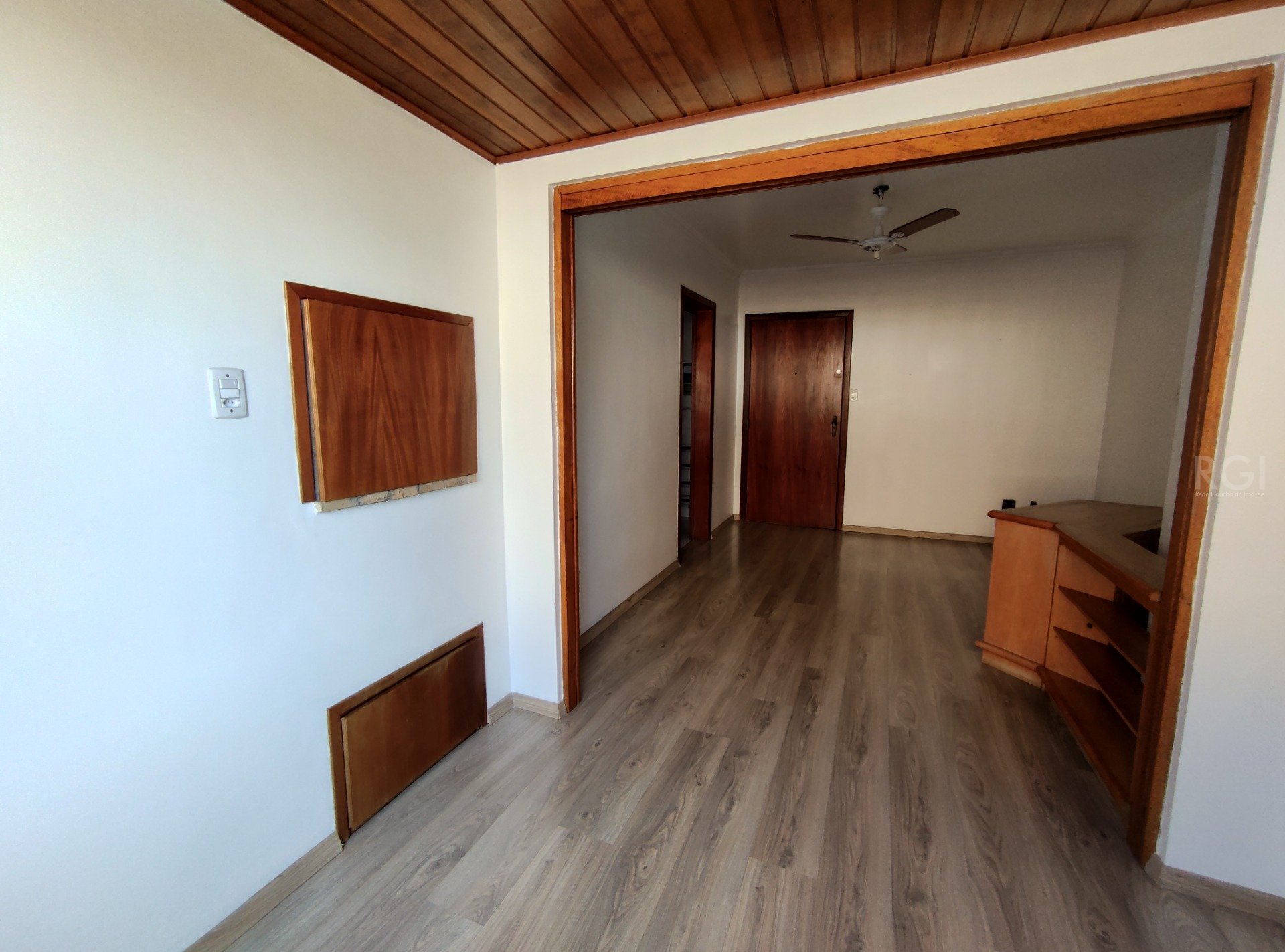 Apartamento à venda com 2 quartos, 67m² - Foto 3