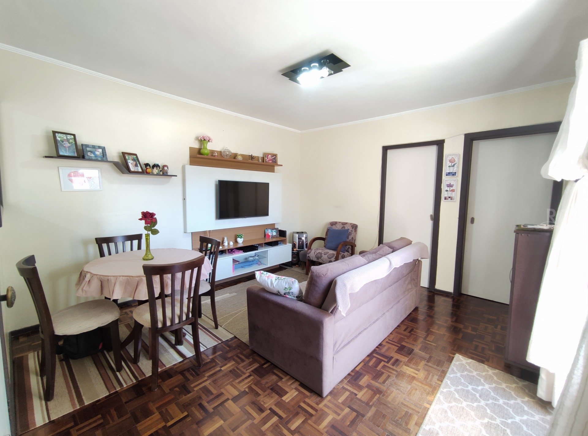 Apartamento com 45m², 2 dormitórios, 1 vaga no bairro Mont Serrat em Porto Alegre para Comprar