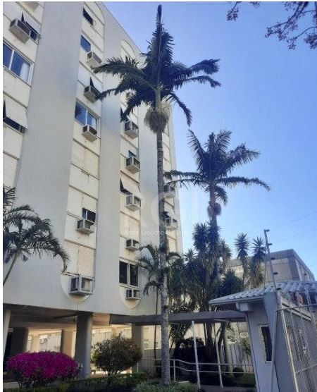 Apartamento com 100m², 3 dormitórios, 1 suíte, 1 vaga no bairro Menino Deus em Porto Alegre para Comprar