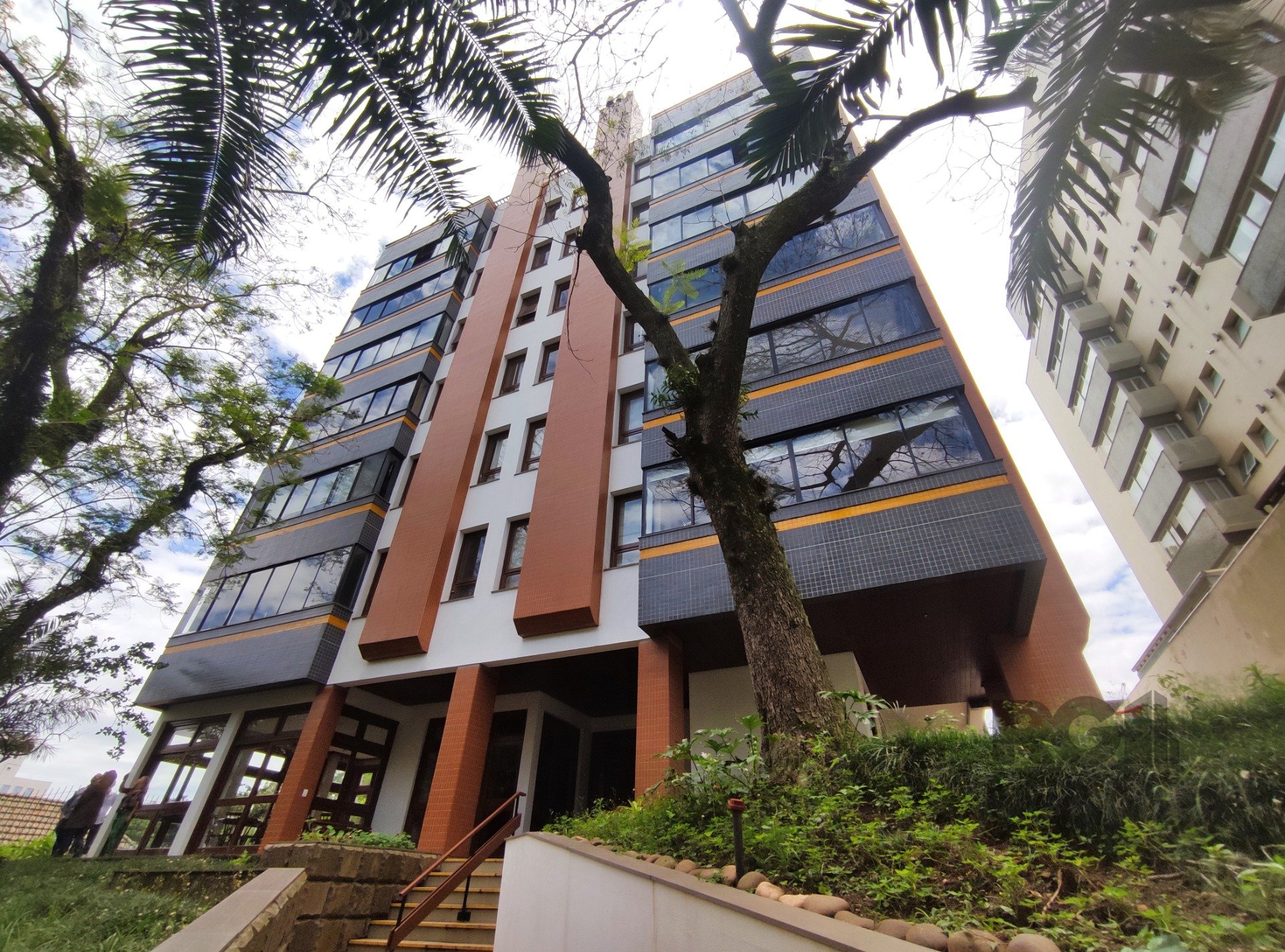 Apartamento com 166m², 3 dormitórios, 1 suíte, 3 vagas no bairro Higienópolis em Porto Alegre para Comprar