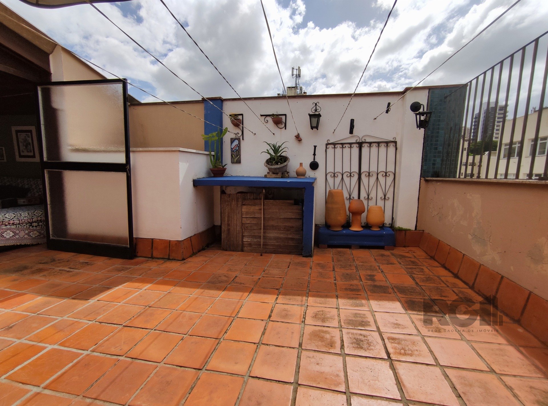 Cobertura com 77m², 2 dormitórios, 2 vagas no bairro Petrópolis em Porto Alegre para Comprar