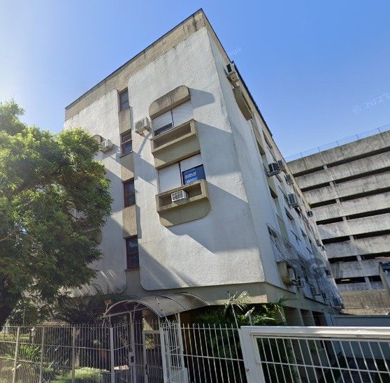 Cobertura com 448m², 3 dormitórios, 1 vaga no bairro Menino Deus em Porto Alegre para Comprar