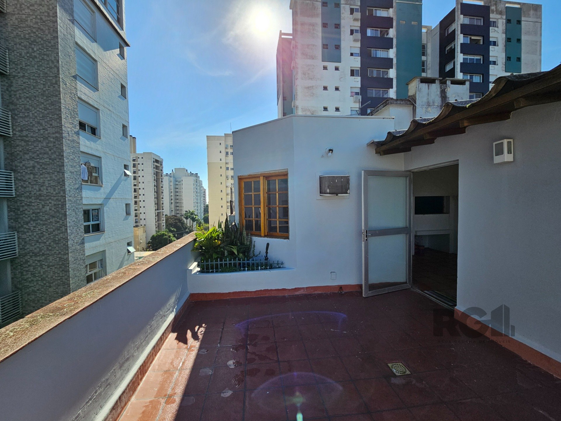 Cobertura à venda com 1 quarto, 71m², 1 suíte, 1 vaga, Rua Artur Fabião Carneiro no bairro Passo da Areia em Porto Alegre