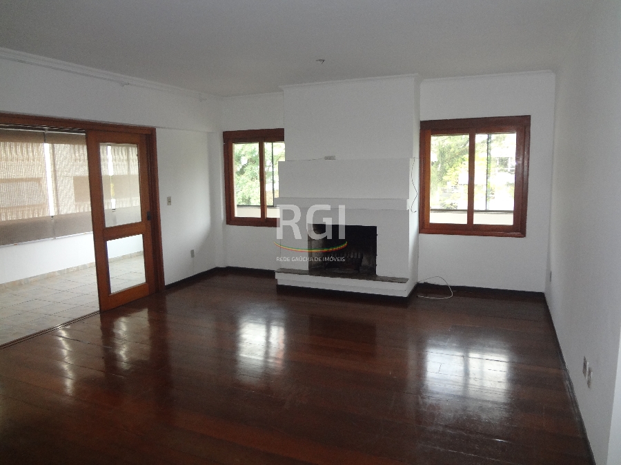 Apartamento com 165m², 3 dormitórios, 1 suíte, 2 vagas no bairro Mont Serrat em Porto Alegre para Comprar