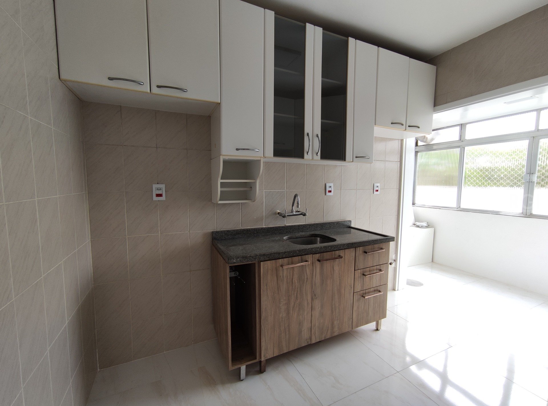 Apartamento à venda com 2 quartos, 69m² - Foto 4