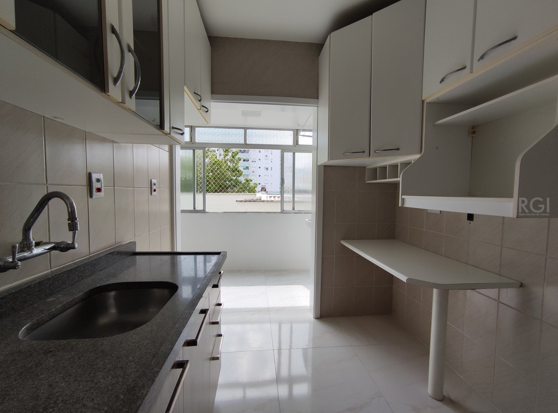 Apartamento à venda com 2 quartos, 69m² - Foto 5