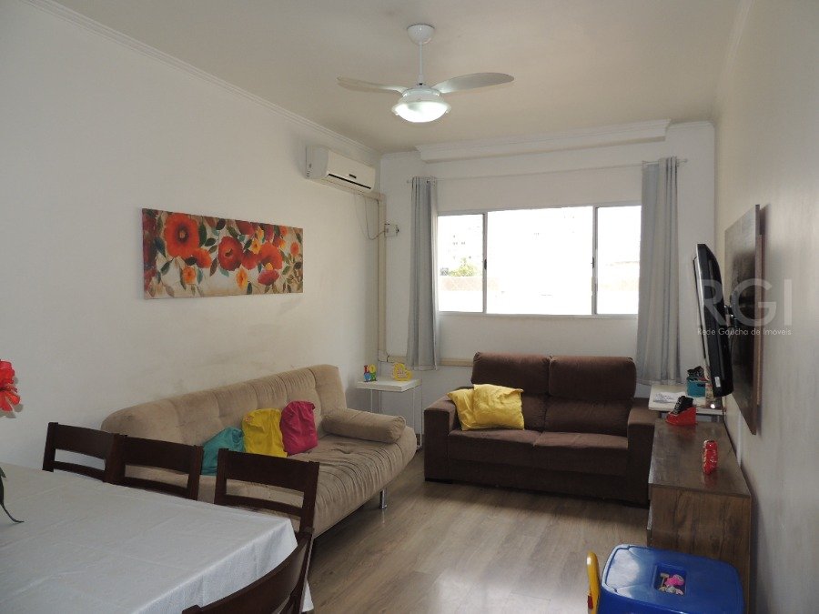 Apartamento com 75m², 2 dormitórios, 1 vaga no bairro Independência em Porto Alegre para Comprar