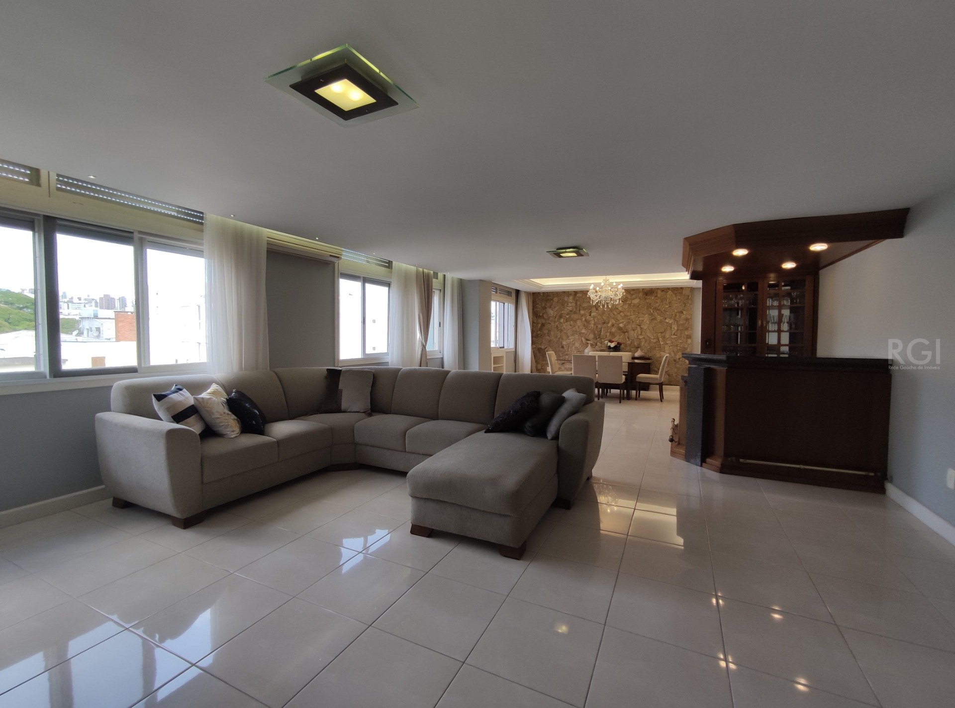 Apartamento com 252m², 3 dormitórios, 1 suíte, 1 vaga no bairro Bom Fim em Porto Alegre para Comprar