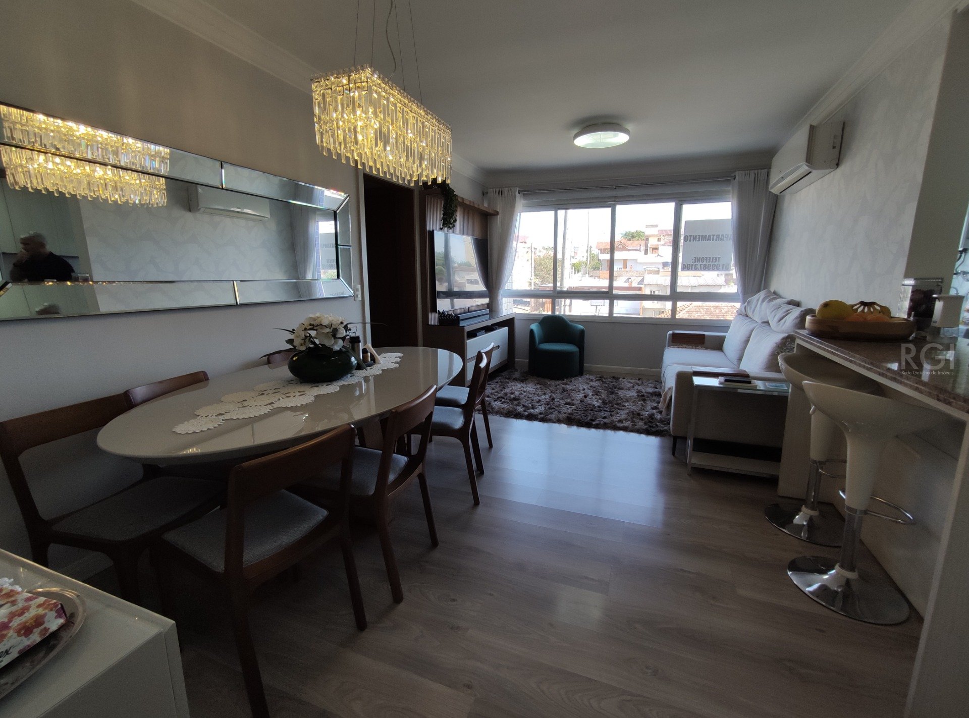 Apartamento com 70m², 2 dormitórios, 1 suíte, 2 vagas no bairro Jardim Itu em Porto Alegre para Comprar