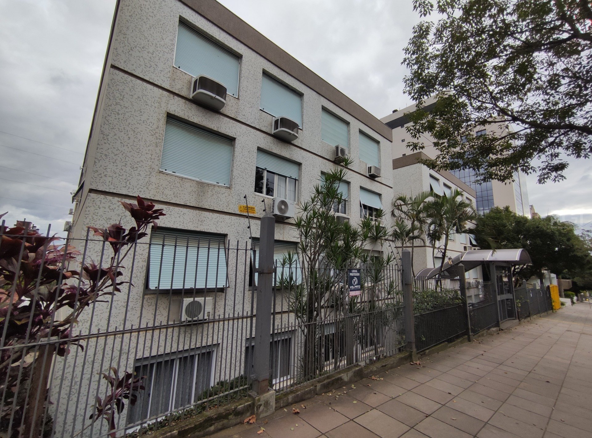 Apartamento com 101m², 3 dormitórios, 1 vaga no bairro São João em Porto Alegre para Comprar